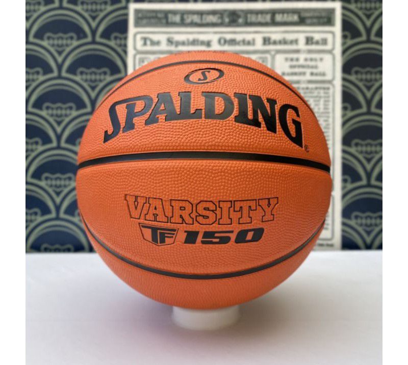 Hình ảnh thực tế quả bóng rổ Spalding TF150 Varsity