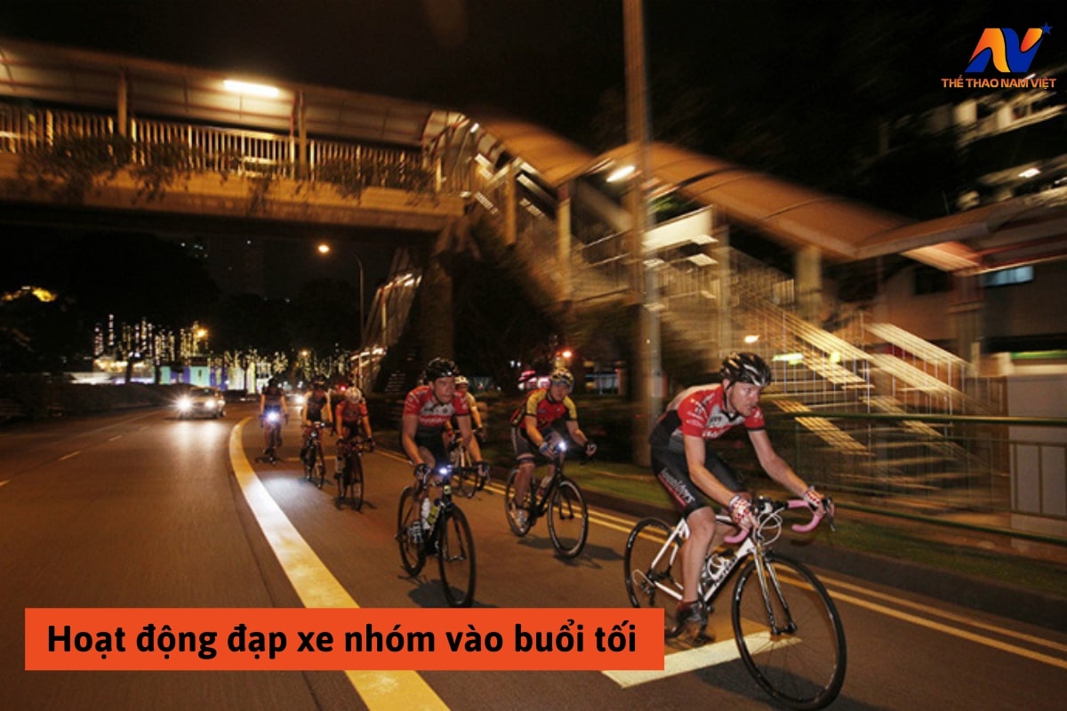 Ánh sáng yếu gây khó khăn trong quá trình di chuyển khi đạp xe vào buổi tối